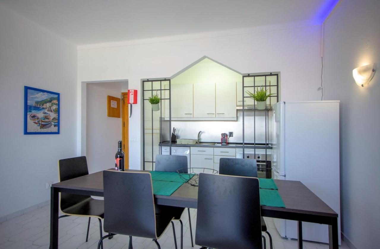 Sea View Apartment - 3 Swimming Pool & Fitness アルブフェイラ エクステリア 写真