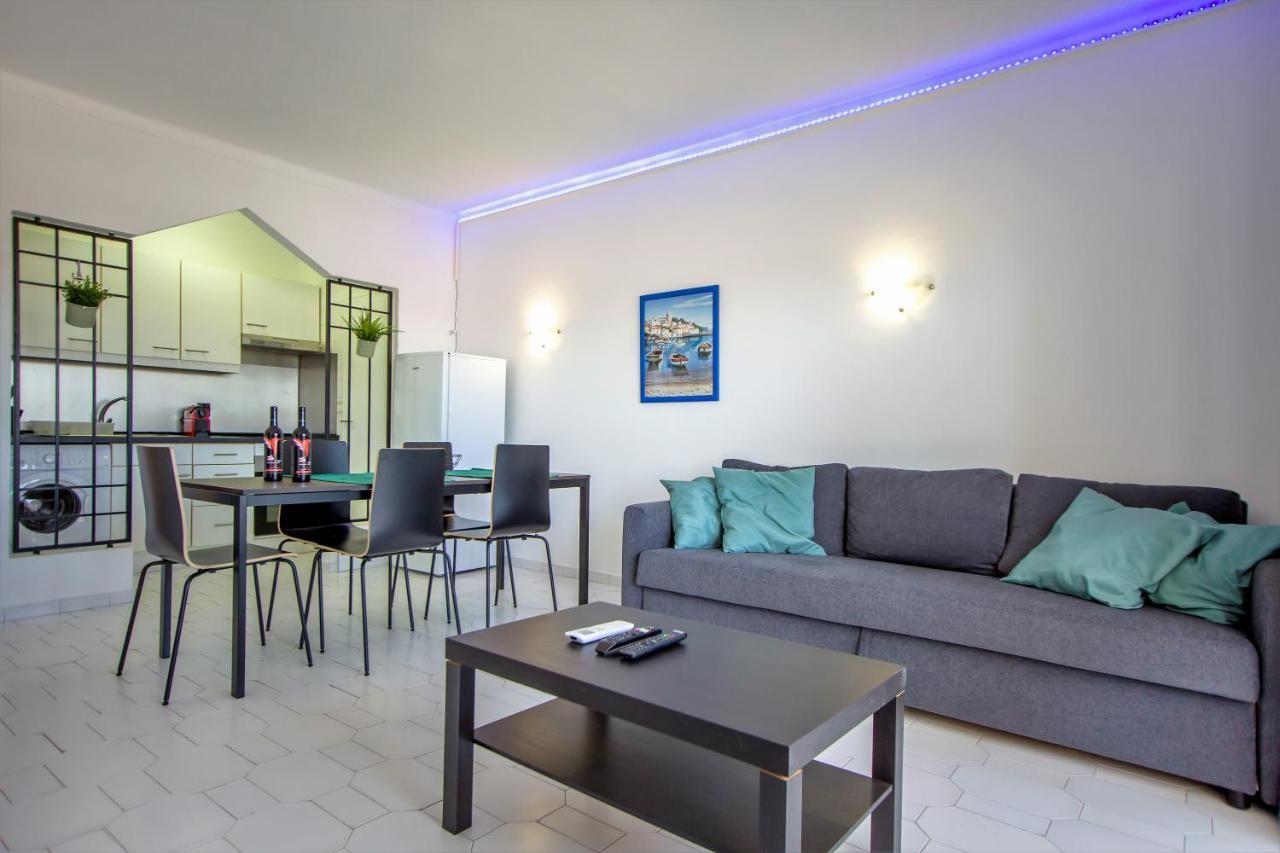 Sea View Apartment - 3 Swimming Pool & Fitness アルブフェイラ エクステリア 写真